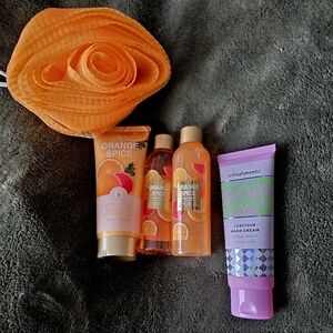 Body lotion and wash free loufa!